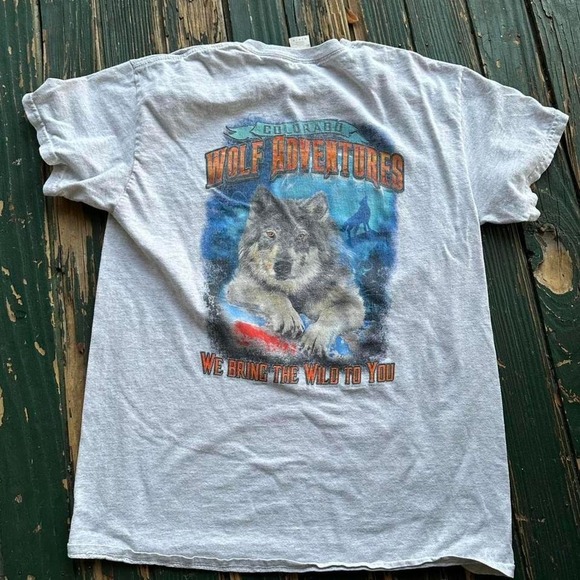 Gildan Other - Gildan Colorado Wolf Adventures Graphic T-Shirt Gray Mens Medium